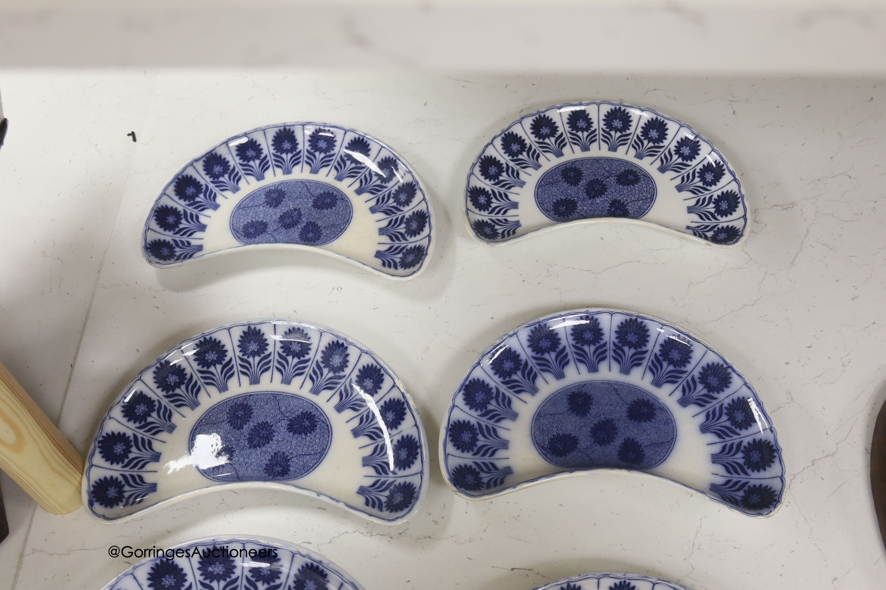 A set of twelve Mintons Aster pattern entree dishes or stands